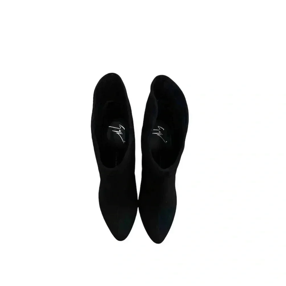 VINTAGE GIUSEPPE ZANOTTI Black Suede Ankle Boots
SIZE 38 - Picture 2 of 3